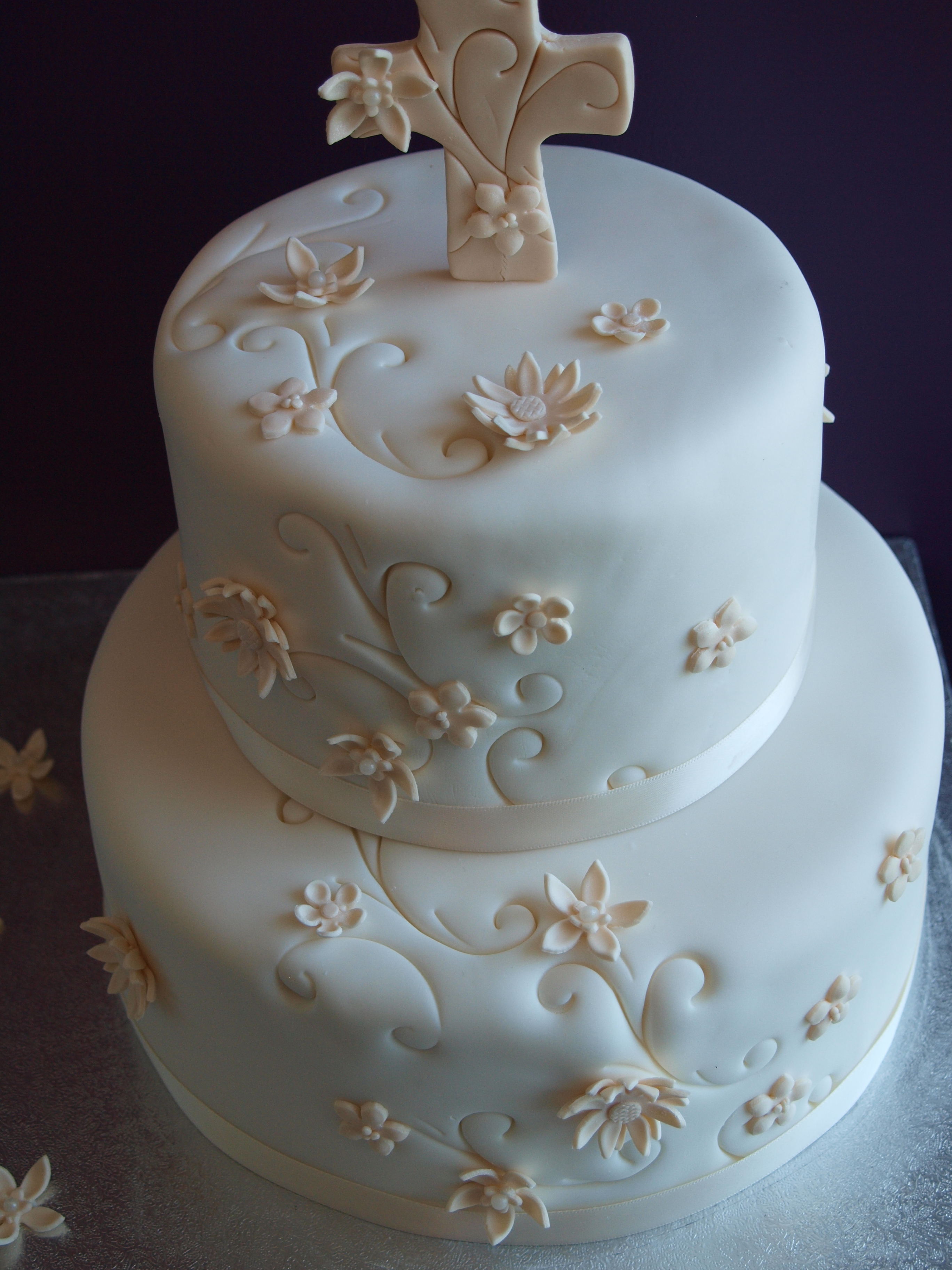1000+ images about Christening Cakes on Pinterest